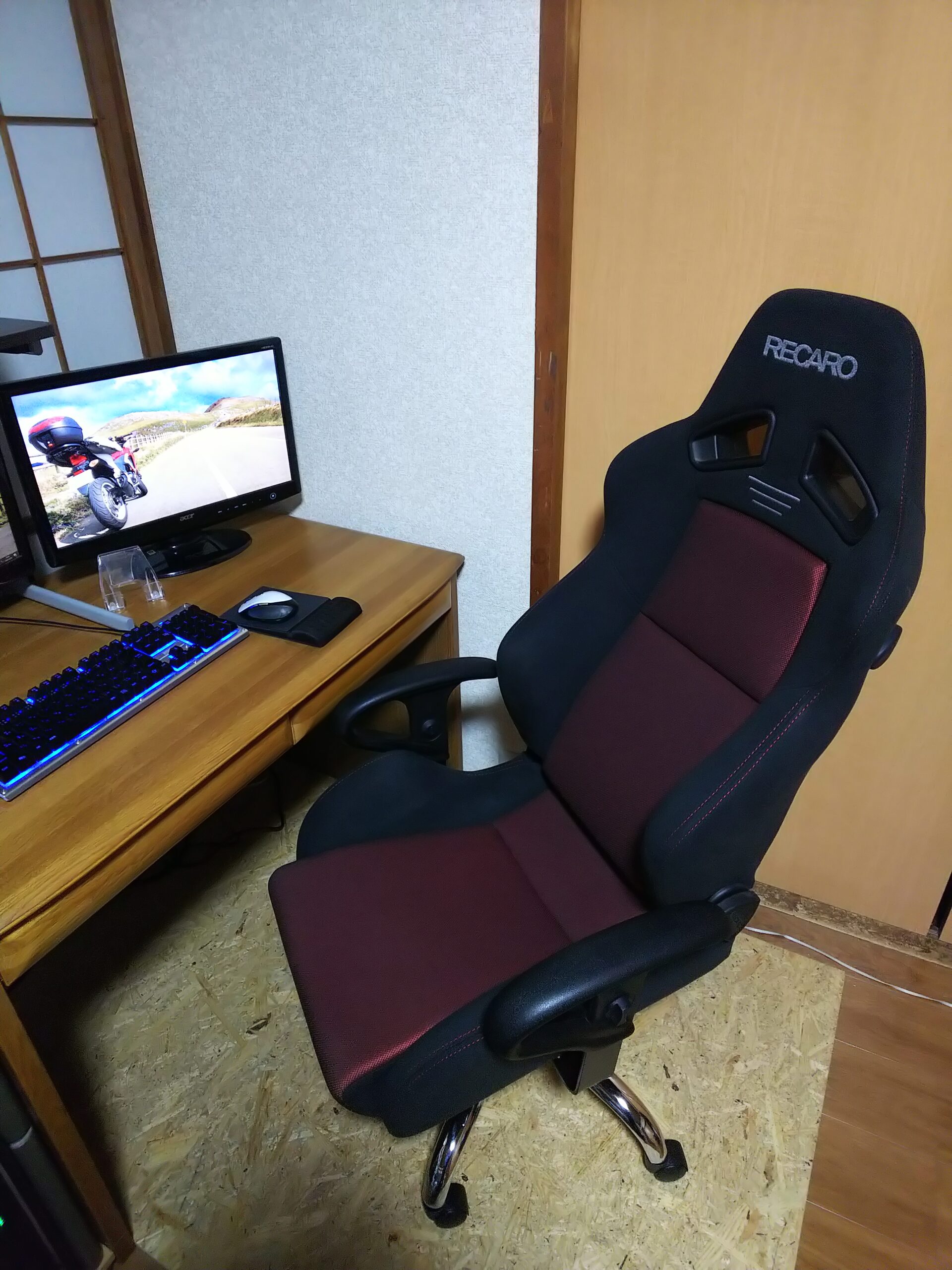 RECARO レカロ　オフィス　チェア　デスク　ゲーミング　シート